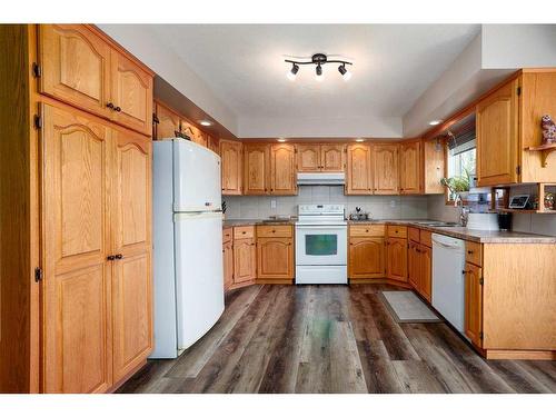 5417 53 Street, Camrose, AB - Indoor Photo Showing Kitchen