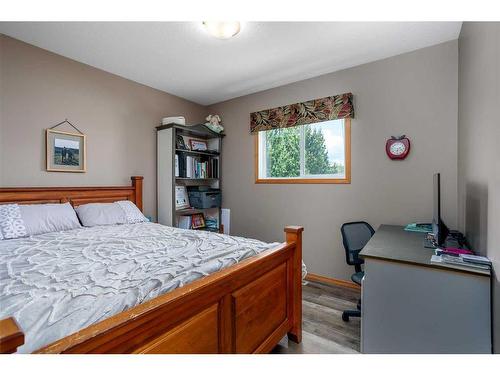 5417 53 Street, Camrose, AB - Indoor Photo Showing Bedroom