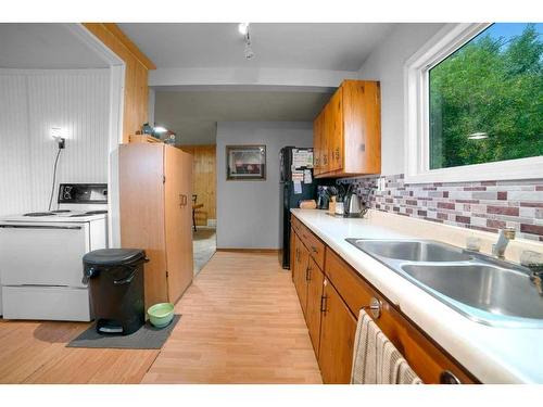 44455 Range Road 174, Rural Camrose County, AB - Indoor Photo Showing Kitchen With Double Sink