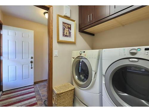 27 Lakeshore Drive, Sundance Beach, AB - Indoor Photo Showing Laundry Room