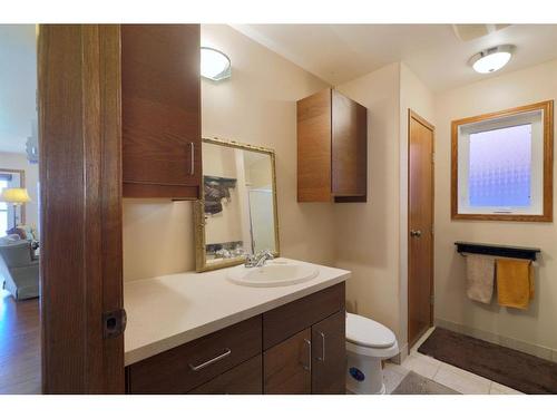 27 Lakeshore Drive, Sundance Beach, AB - Indoor Photo Showing Bathroom