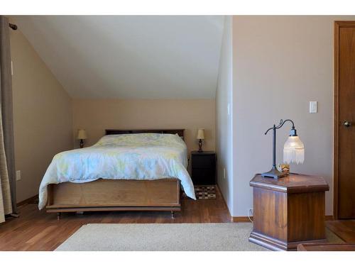 27 Lakeshore Drive, Sundance Beach, AB - Indoor Photo Showing Bedroom