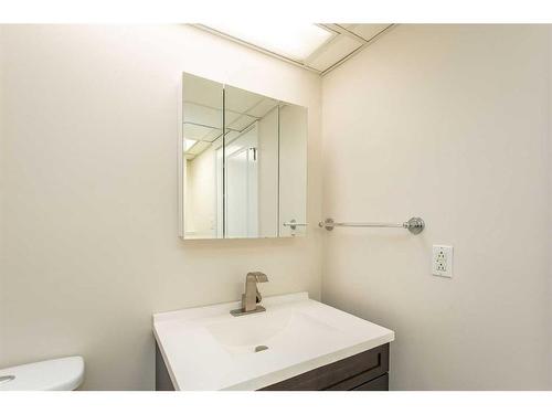 5659 76 Street, Red Deer, AB - Indoor Photo Showing Bathroom