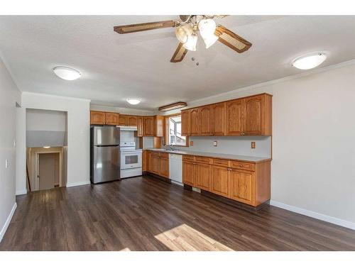 5659 76 Street, Red Deer, AB - Indoor Photo Showing Kitchen