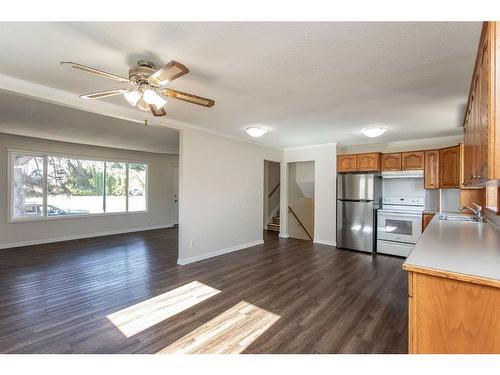 5659 76 Street, Red Deer, AB - Indoor Photo Showing Kitchen