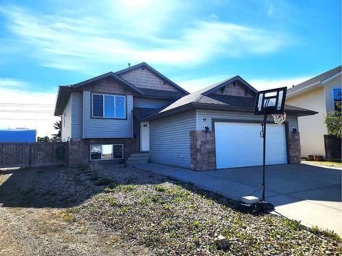 91 Isherwood Close, Red Deer, AB - Outdoor