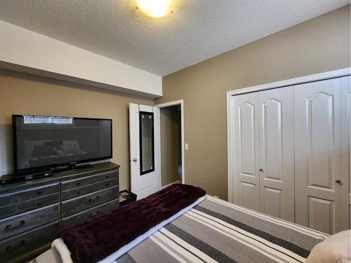 91 Isherwood Close, Red Deer, AB - Indoor Photo Showing Bedroom