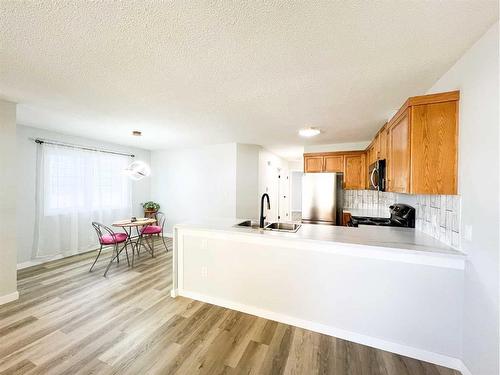 5113A 54 Avenue, Ponoka, AB - Indoor Photo Showing Kitchen