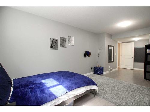 5818 41 Street Crescent, Red Deer, AB - Indoor Photo Showing Bedroom