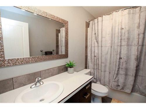 5818 41 Street Crescent, Red Deer, AB - Indoor Photo Showing Bathroom