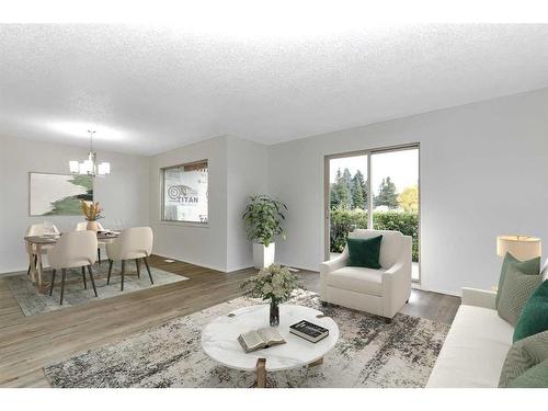 123-54 Bell Street, Red Deer, AB - Indoor Photo Showing Living Room