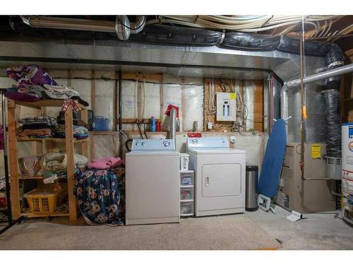 135 Jennings Crescent, Red Deer, AB - Indoor Photo Showing Laundry Room