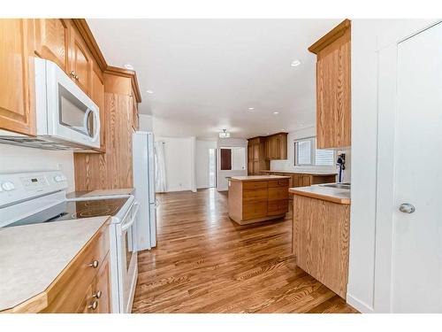 20 Olympic Green, Red Deer, AB - Indoor Photo Showing Kitchen