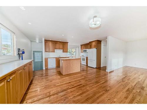 20 Olympic Green, Red Deer, AB - Indoor Photo Showing Kitchen