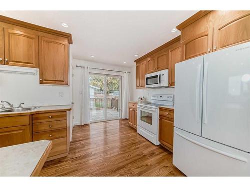 20 Olympic Green, Red Deer, AB - Indoor Photo Showing Kitchen