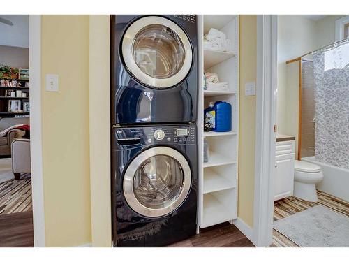 38 Wildrose Street, Rural Lacombe County, AB - Indoor Photo Showing Laundry Room