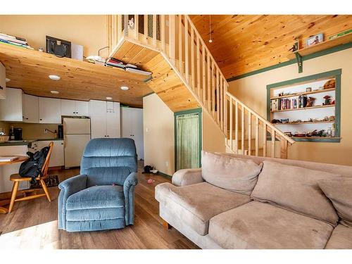 38 Wildrose Street, Rural Lacombe County, AB - Indoor Photo Showing Living Room