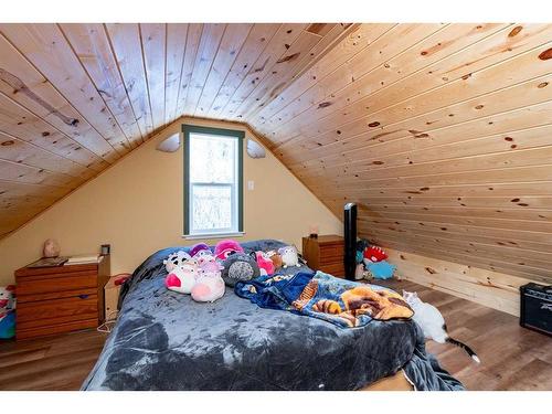 38 Wildrose Street, Rural Lacombe County, AB - Indoor Photo Showing Bedroom