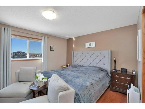 4851 56 Avenue, Innisfail, AB - Indoor Photo Showing Bedroom