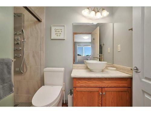 4851 56 Avenue, Innisfail, AB - Indoor Photo Showing Bathroom