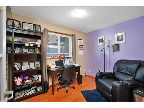 4851 56 Avenue, Innisfail, AB - Indoor Photo Showing Other Room