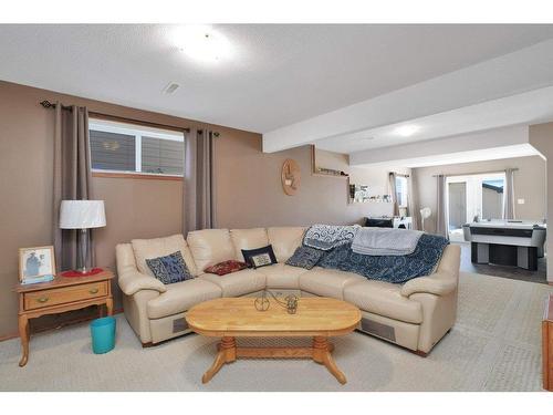 4851 56 Avenue, Innisfail, AB - Indoor Photo Showing Living Room