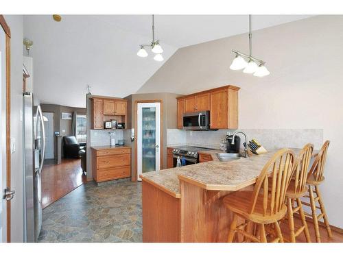 4851 56 Avenue, Innisfail, AB - Indoor Photo Showing Kitchen