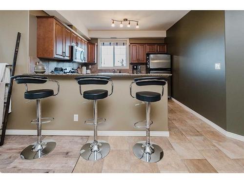 401-69 Ironstone Drive, Red Deer, AB - Indoor Photo Showing Kitchen