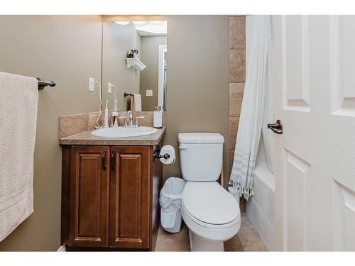 401-69 Ironstone Drive, Red Deer, AB - Indoor Photo Showing Bathroom