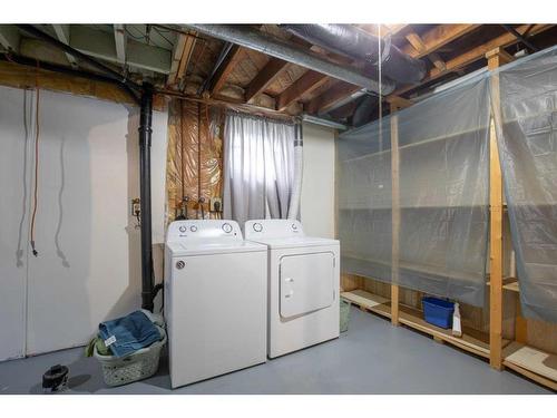 29 Jarvis Bay Drive, Jarvis Bay, AB - Indoor Photo Showing Laundry Room