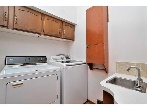 38036 Highway 850, Rural Stettler No. 6, County Of, AB - Indoor Photo Showing Laundry Room