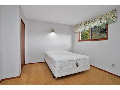 38036 Highway 850, Rural Stettler No. 6, County Of, AB - Indoor Photo Showing Bedroom