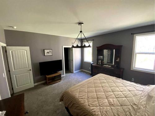 445003 Range Road 11 Range, Rural Ponoka County, AB - Indoor Photo Showing Bedroom