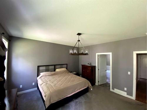 445003 Range Road 11 Range, Rural Ponoka County, AB - Indoor Photo Showing Bedroom