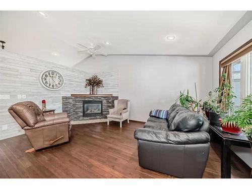 5 Laurel Close, Sylvan Lake, AB - Indoor Photo Showing Living Room With Fireplace