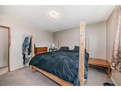 3952 52 Avenue, Red Deer, AB - Indoor Photo Showing Bedroom