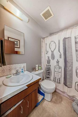 3952 52 Avenue, Red Deer, AB - Indoor Photo Showing Bathroom