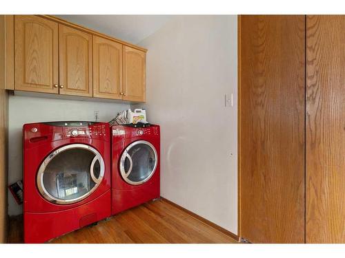 4617 48 Street, Camrose, AB - Indoor Photo Showing Laundry Room