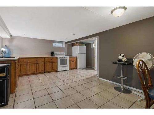 4617 48 Street, Camrose, AB - Indoor Photo Showing Kitchen