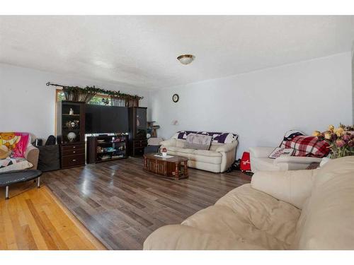 4617 48 Street, Camrose, AB - Indoor Photo Showing Living Room