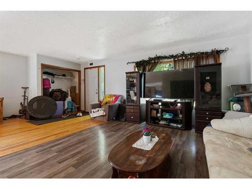 4617 48 Street, Camrose, AB - Indoor Photo Showing Living Room