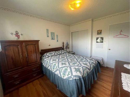 5025 46 Street, Daysland, AB - Indoor Photo Showing Bedroom