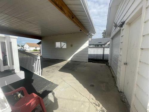 5025 46 Street, Daysland, AB - Outdoor With Exterior