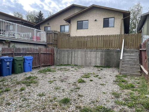 1092 Berkley Drive Nw, Calgary, AB - Outdoor With Exterior