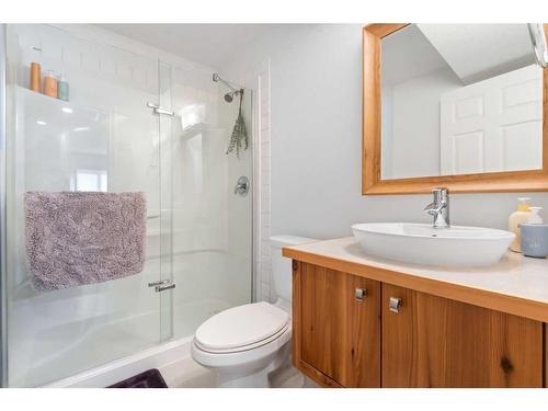 37 Dunlop Street, Red Deer, AB - Indoor Photo Showing Bathroom