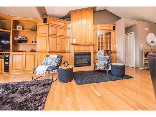 38365 Range Road 281, Rural Red Deer County, AB - Indoor With Fireplace