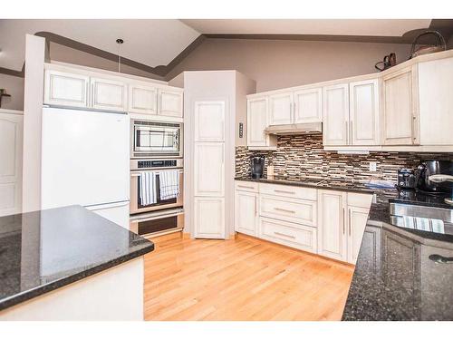 38365 Range Road 281, Rural Red Deer County, AB - Indoor Photo Showing Kitchen