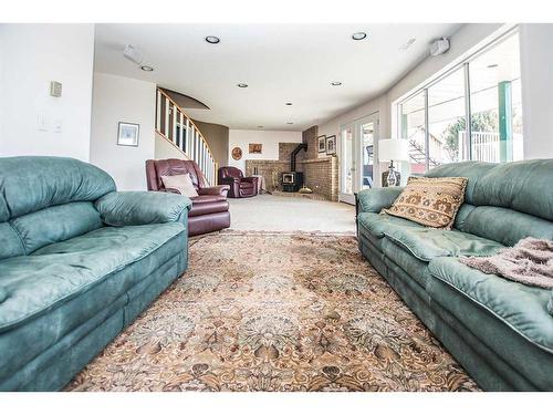 38365 Range Road 281, Rural Red Deer County, AB - Indoor Photo Showing Living Room