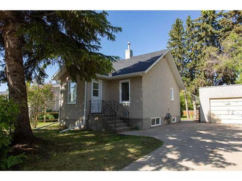 5040 56A Street, Lacombe, AB - Outdoor