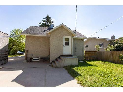 5040 56A Street, Lacombe, AB - Outdoor